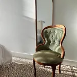 Unique 아파트
