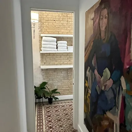 Unique Apartment *